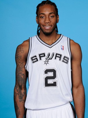 梅西48冠后仍渴望胜利，法尔孔盛赞其竞争心态影响全队（梅西48冠仍未止步，法尔孔赞其竞争精神激发全队）