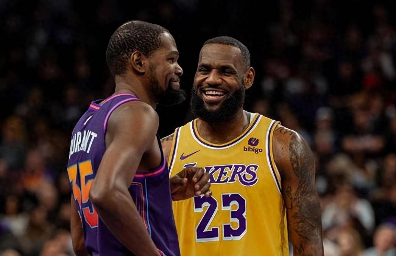 阿斯：皇马在伯纳乌45号门开设美食街区，汇聚超20家美食商户（阿斯：皇马在伯纳乌45号门打造美食街，集结20余家餐饮品牌）