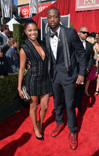 德转比甲身价前10：措利斯3000万欧第1，小斯坦科维奇上榜（德转发布比甲身价前十：措利斯3000万欧领跑，小斯坦科维奇入选）