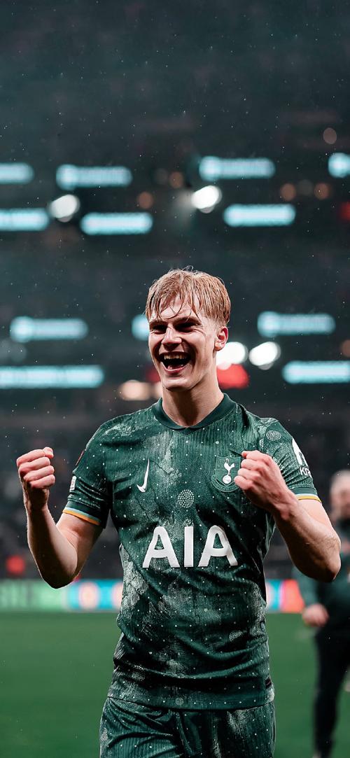 罗体：齐尔克泽愿意加盟罗马，但罗马先租后买报价被曼联拒绝（罗体：齐尔克泽点头加盟罗马，曼联否决先租后买方案）