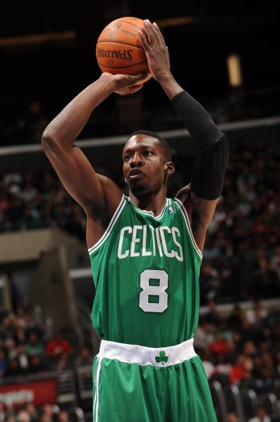 博洛尼亚2-0那不勒斯，达林加破僵，卢库米锁定胜局（博洛尼亚2比0击退那不勒斯，达林加先拔头筹、卢库米终结悬念）