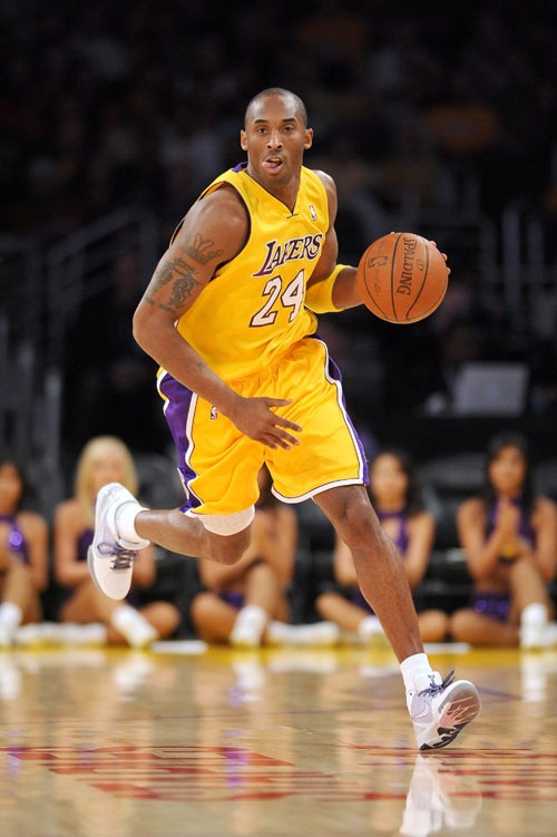 罗伊斯重返多特主场，俱乐部官方社媒发文欢迎（罗伊斯再临多特主场，俱乐部官方社媒发帖欢迎）