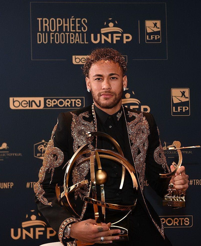 杰威：文班亚马在NBA是独一档的存在，和字母哥类似（杰威：文班亚马在NBA独一档，风格类似字母哥）